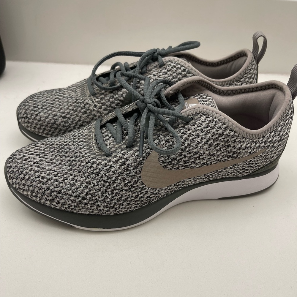 Nike dualtone racer kids